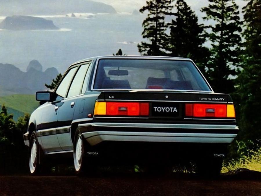  Toyota Camry LE 1984 года  (US) (фото 13 из 14)